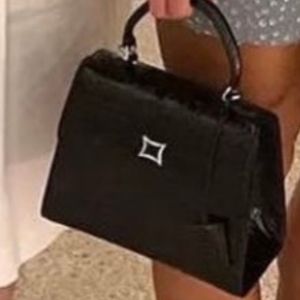 ISO this handbag